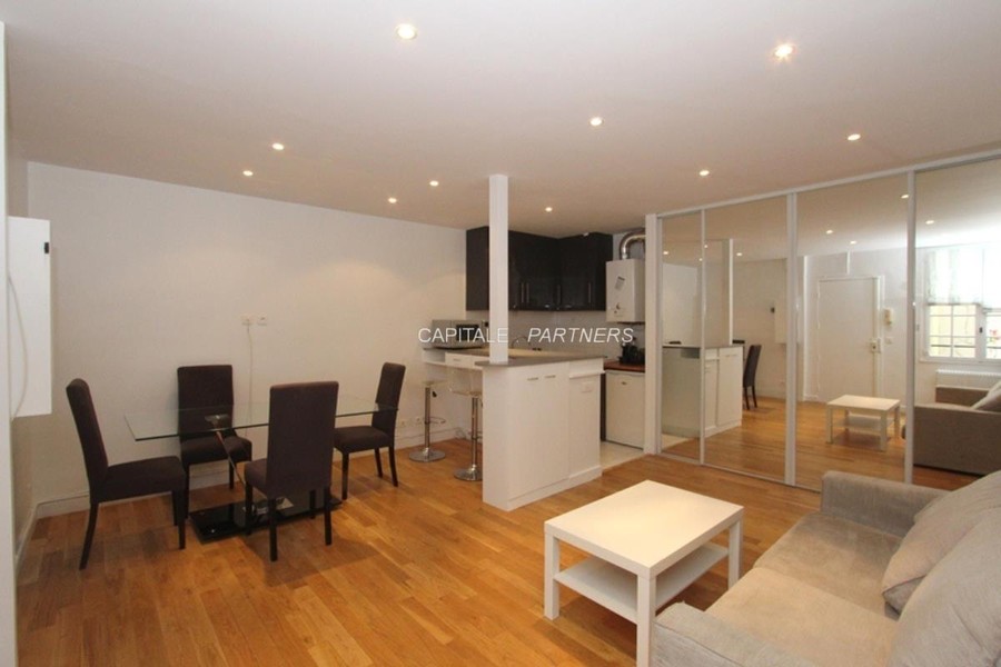 furnished  1 bedroom Apartment PARIS 7 - 40 m²;