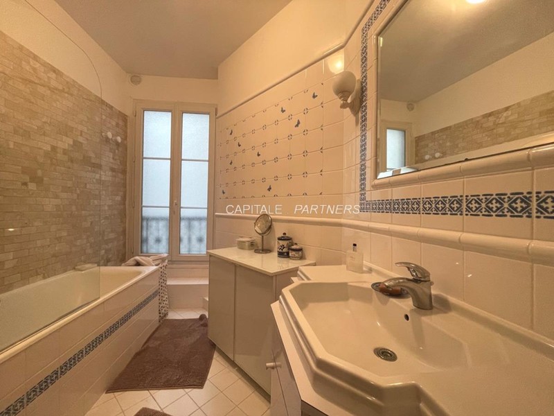 furnished  2 bedrooms Apartment PARIS 17 - 88 m²;