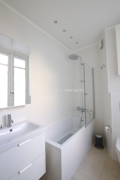 furnished  3 bedrooms Apartment PARIS 16 - 116 m²;