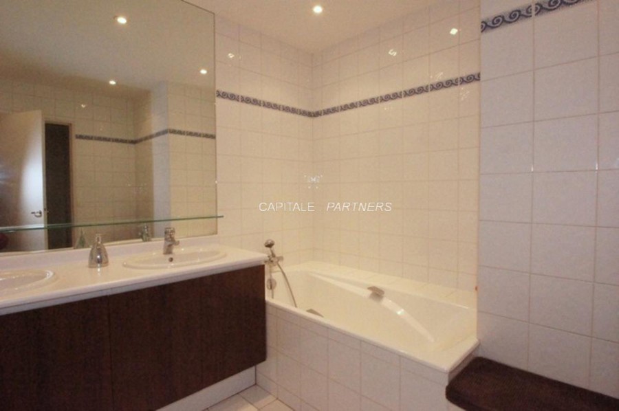 furnished  2 bedrooms Apartment NEUILLY - 112 m²;