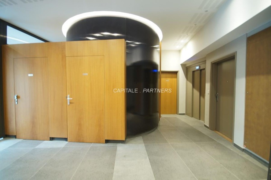 furnished  1 bedroom Apartment PARIS 11 - 43 m²;