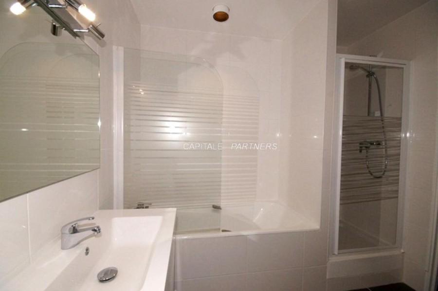  3 bedrooms Apartment PARIS 16 - 131 m²;
