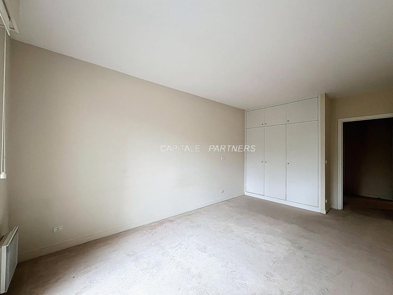  1 bedroom Apartment PARIS 16 - 65 m²;