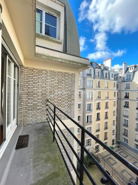 furnished  1 bedroom Apartment PARIS 17 - 44 m²;