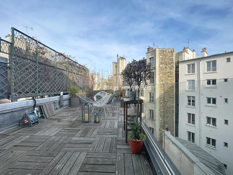 furnished  2 bedrooms Apartment PARIS 8 - 120 m²;