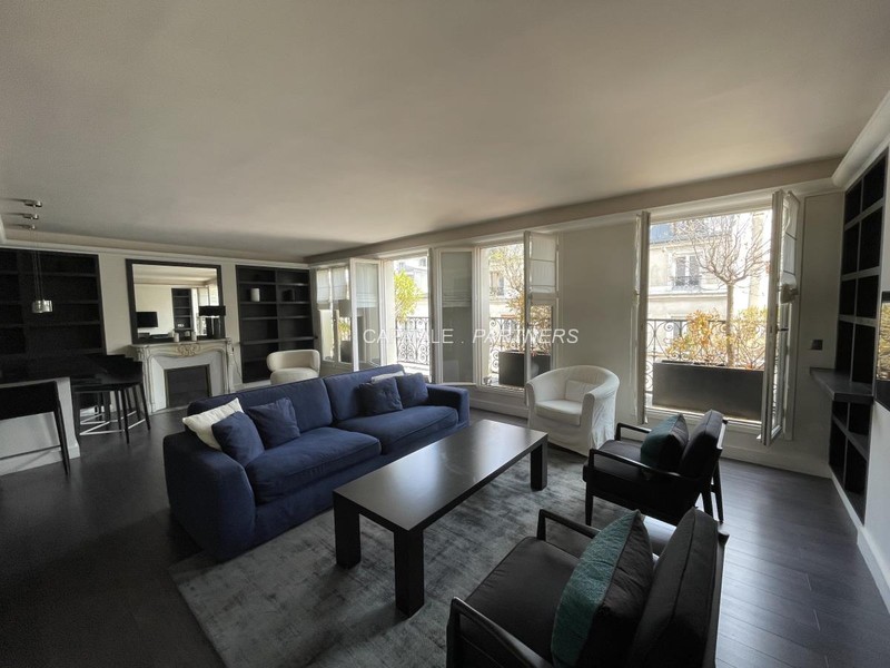 furnished  1 bedroom Apartment PARIS 2 - 71 m²;