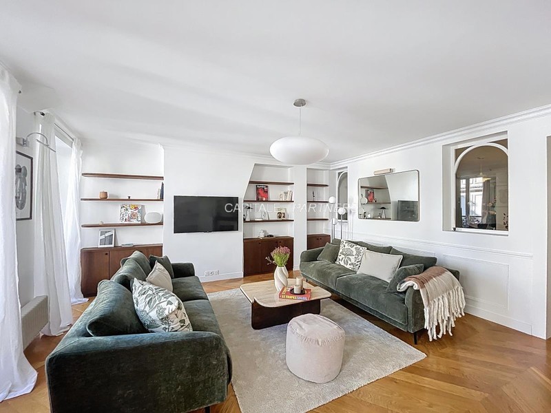 furnished  2 bedrooms Apartment PARIS 2 - 69 m²;