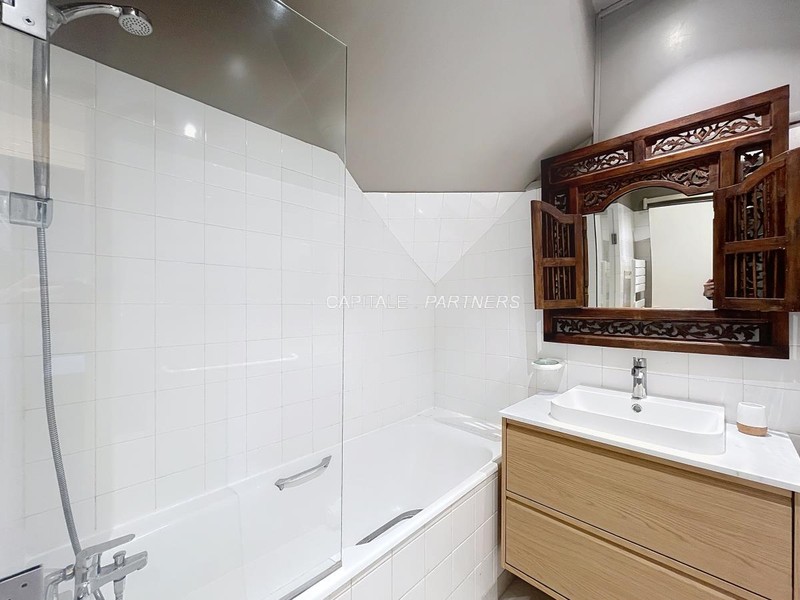 furnished  1 bedroom Apartment PARIS 4 - 60 m²;