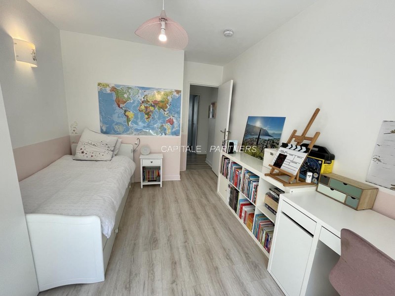 furnished  3 bedrooms Apartment ISSY-LES-MOULINEAUX - 98 m²;