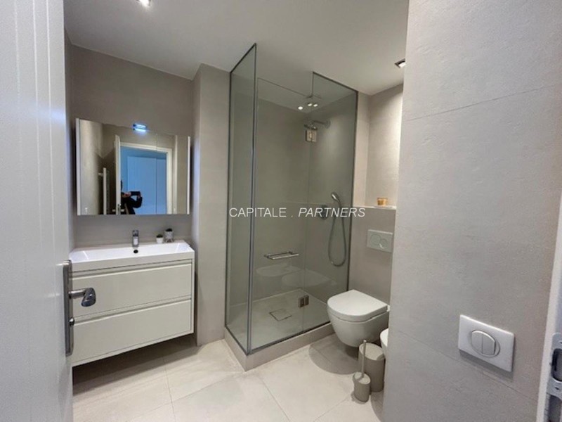 furnished  3 bedrooms Apartment PARIS 16 - 157 m²;
