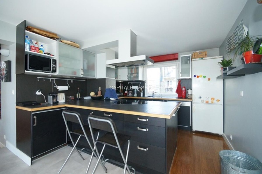 furnished  3 bedrooms Apartment PARIS 18 - 120 m²;