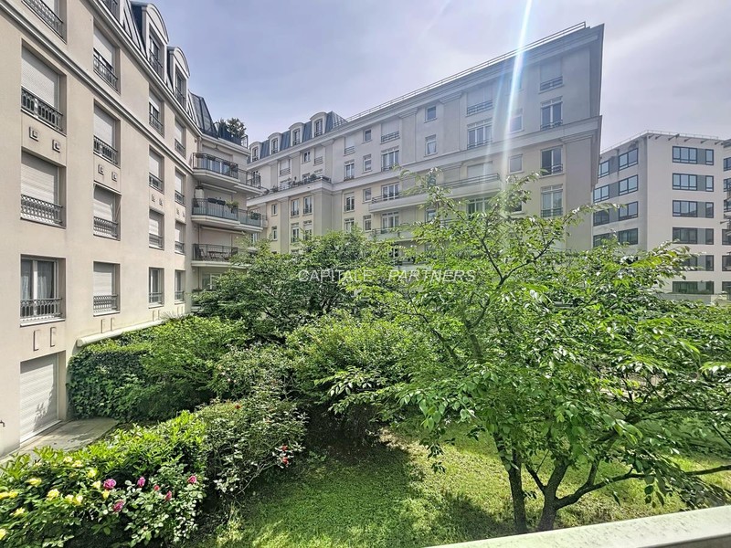 furnished  3 bedrooms Apartment MONTROUGE - 97 m²;