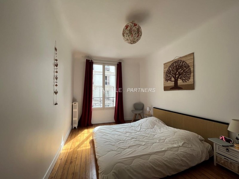 furnished  1 bedroom Apartment PARIS 18 - 46 m²;