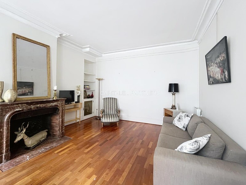 furnished  2 bedrooms Apartment PARIS 6 - 62 m²;