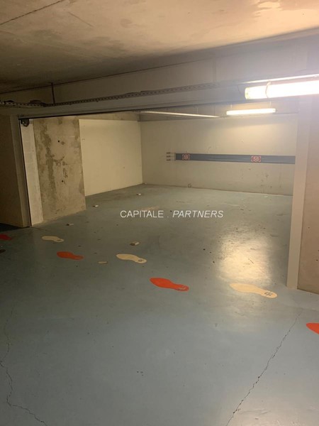 furnished   Parking space PARIS 3 - 12 m²;