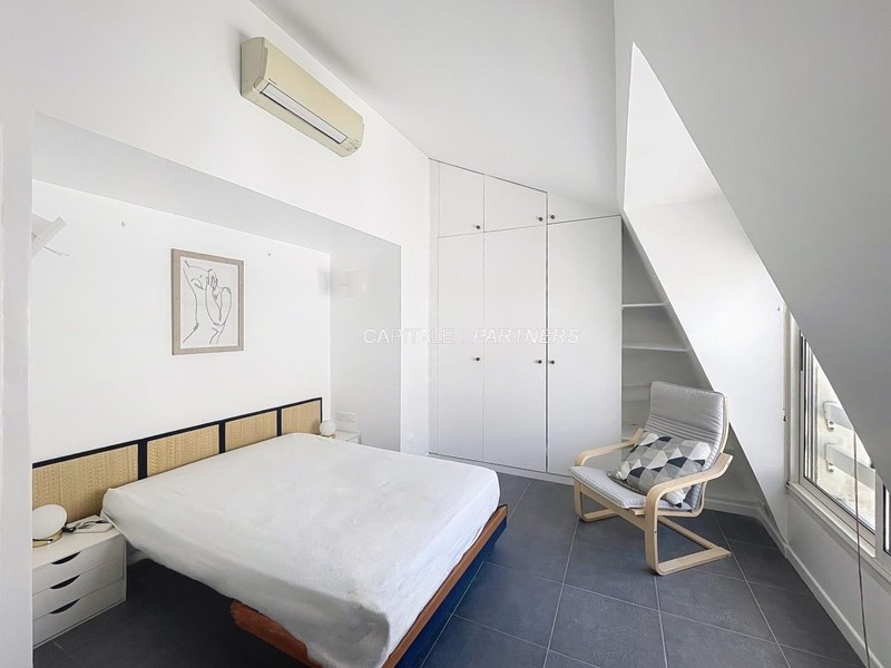 furnished  2 bedrooms Apartment PARIS 11 - 73 m²;