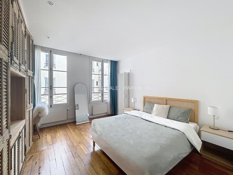 furnished  2 bedrooms Apartment PARIS 9 - 90 m²;