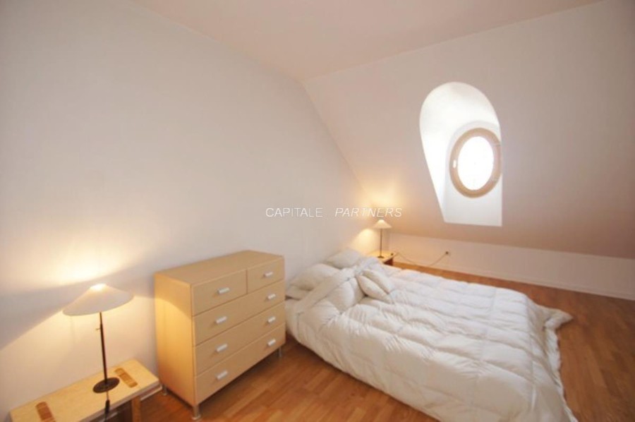 furnished  1 bedroom Apartment PARIS 16 - 43 m²;