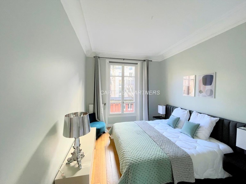 furnished  2 bedrooms Apartment PARIS 7 - 64 m²;