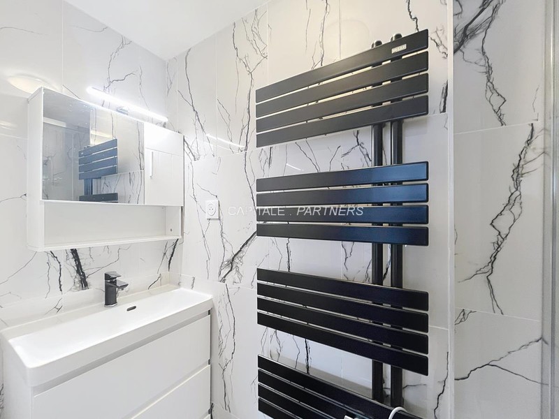 furnished  1 bedroom Apartment PARIS 9 - 35 m²;