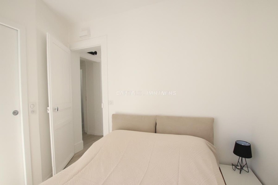 furnished  1 bedroom Apartment PARIS 7 - 24 m²;