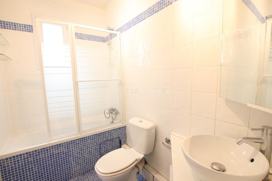 furnished  1 bedroom Apartment PARIS 16 - 47 m²;