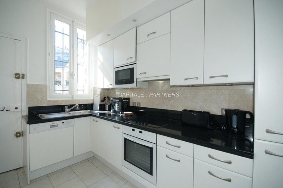 furnished  2 bedrooms Apartment PARIS 8 - 115 m²;