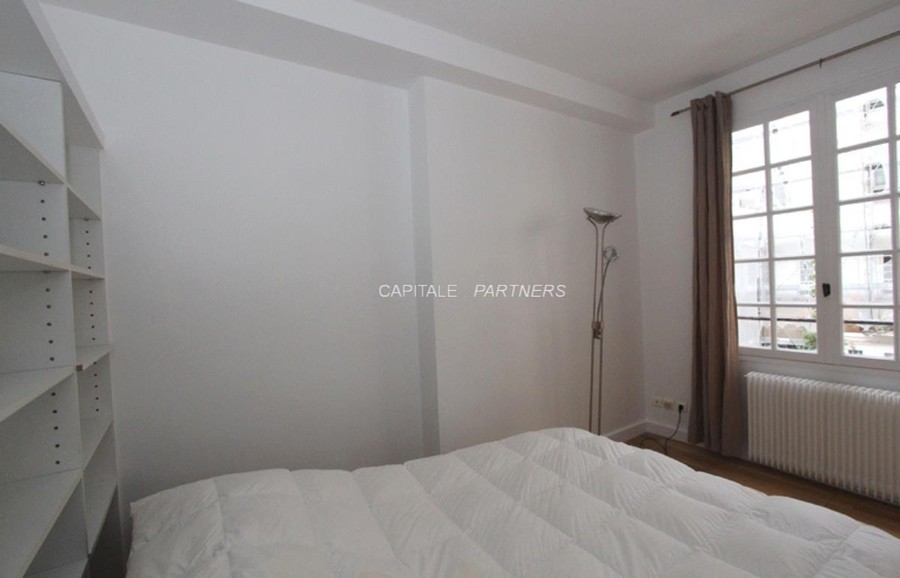 furnished  1 bedroom Apartment PARIS 7 - 40 m²;