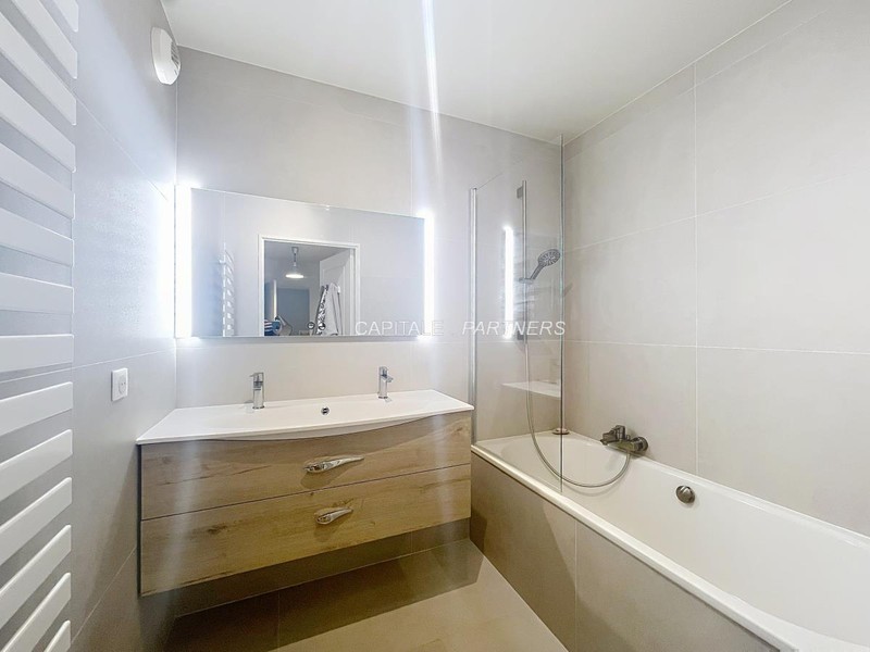 furnished  3 bedrooms Apartment MONTROUGE - 97 m²;